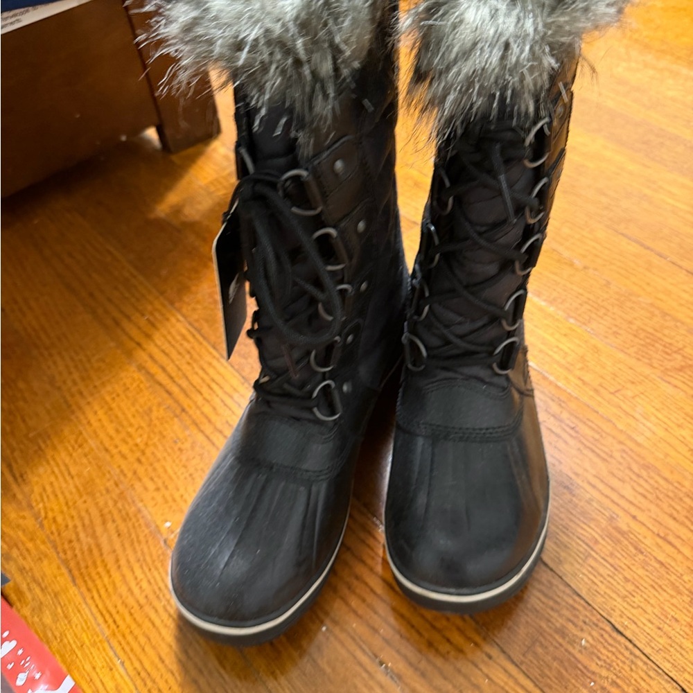 Sorel Black Winter Boots with Faux Fur